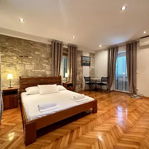 *** Gostinjska kuća Dante Croatia