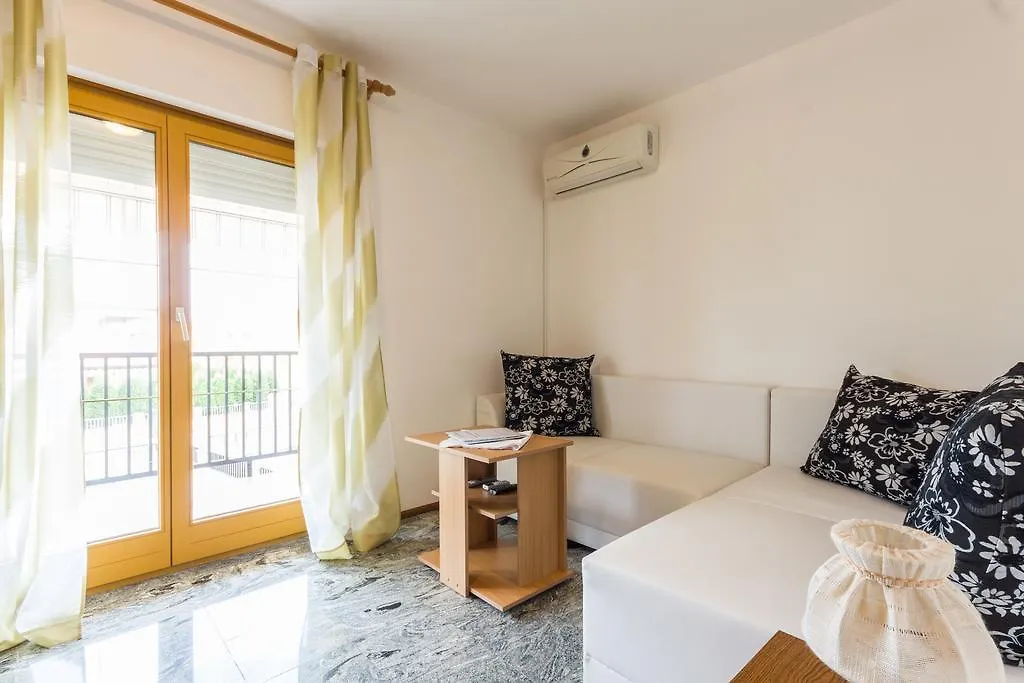 *** Pensjonat Apartments And Rooms Michaela Fažana Chorwacja