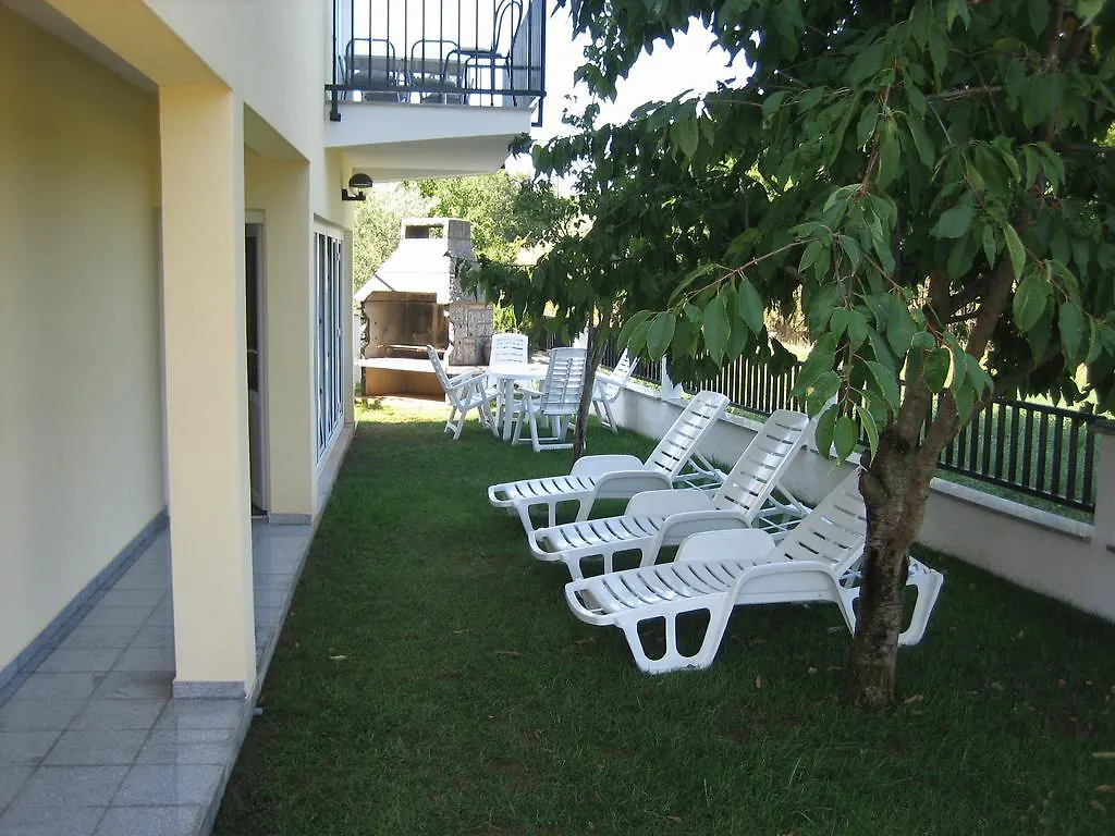 Apartments And Rooms Michaela Fažana